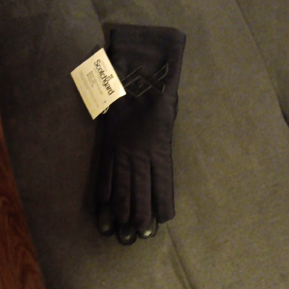 Womens Dark Gloves NWT
